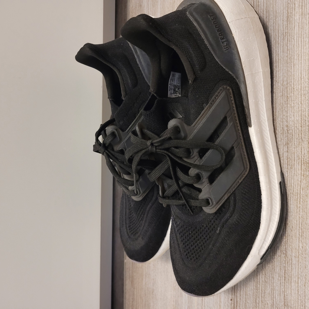 Adidas Light Boost Women's Black, Size 9 Running Shoes